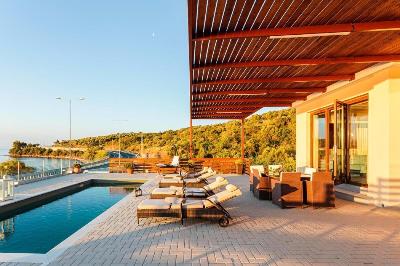 Seaside Summer Bliss - Aurora Luxury Pool Paradise Petalidi ภายนอก รูปภาพ
