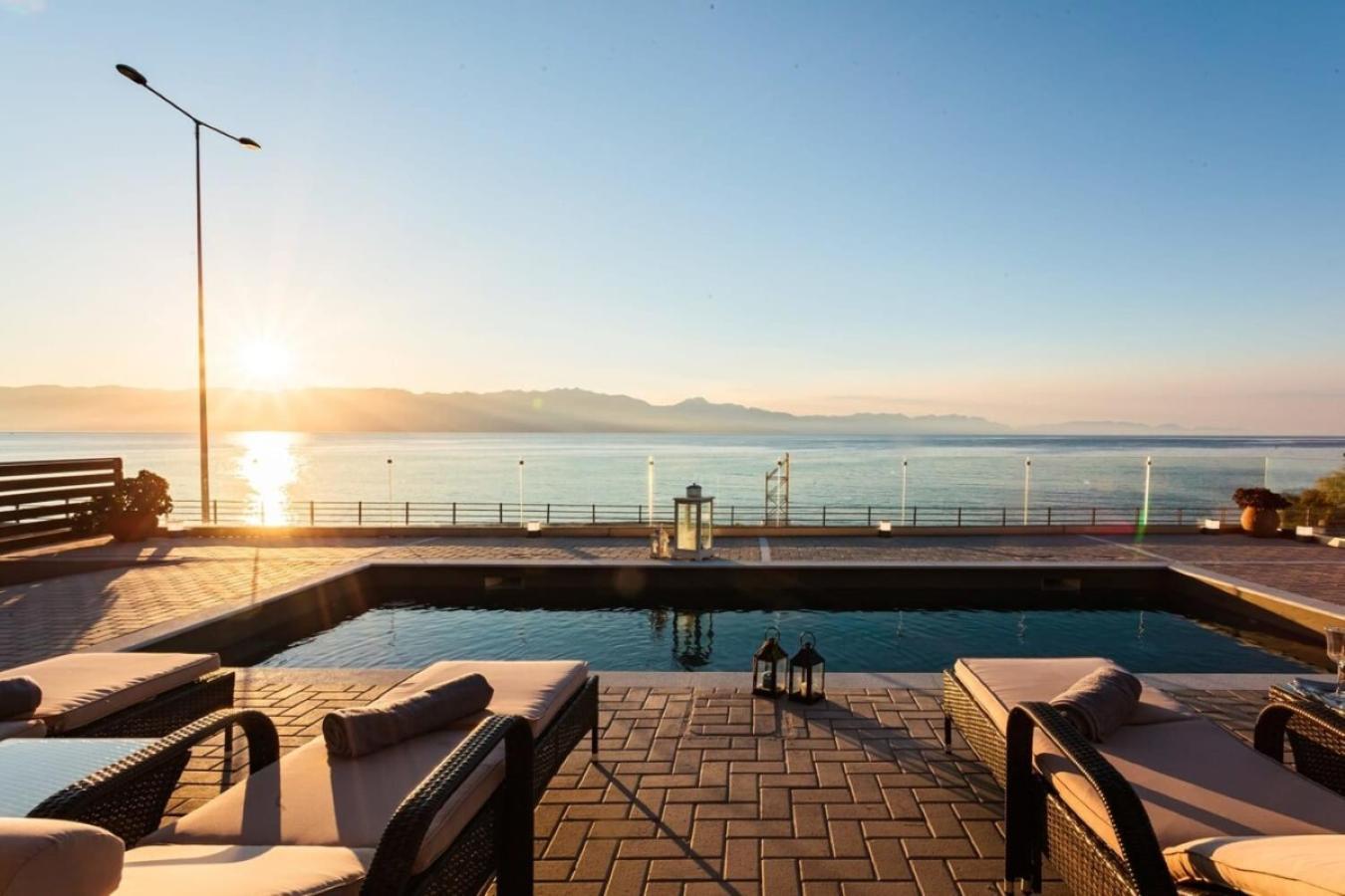 Seaside Summer Bliss - Aurora Luxury Pool Paradise Petalidi ภายนอก รูปภาพ